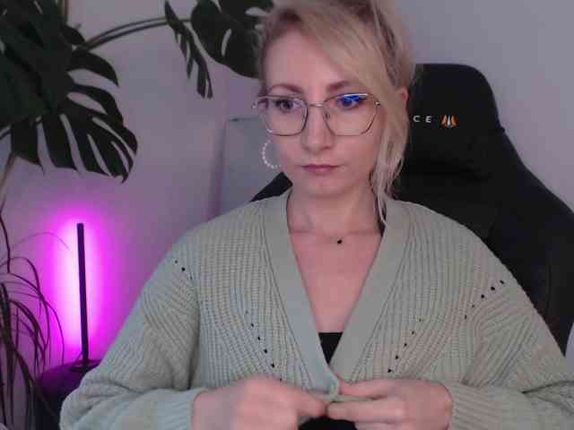 CinderellaMoon webcam