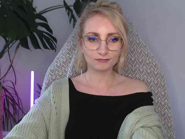 CinderellaMoon webcam