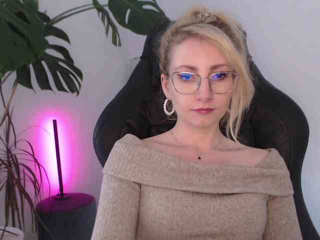 CinderellaMoon webcam