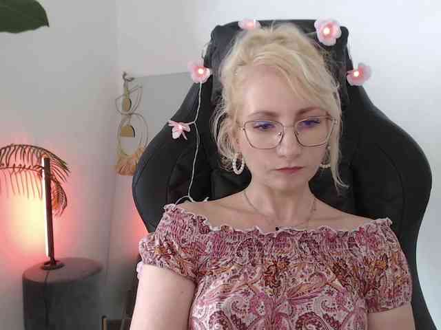 CinderellaMoon Live Webcam on BongaCams