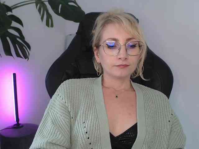 CinderellaMoon webcam