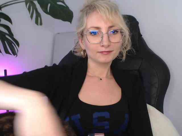 CinderellaMoon webcam