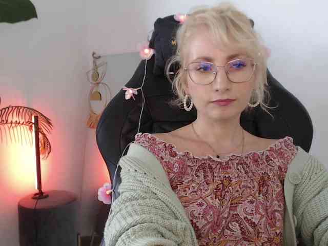 CinderellaMoon webcam