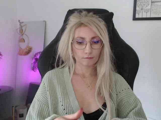 CinderellaMoon webcam