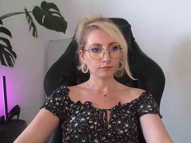 CinderellaMoon webcam