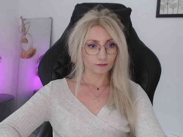 CinderellaMoon webcam