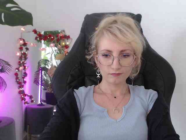 CinderellaMoon webcam