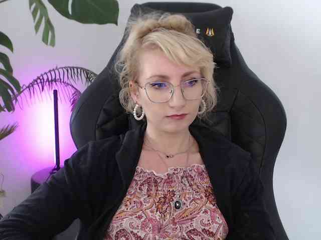 CinderellaMoon webcam