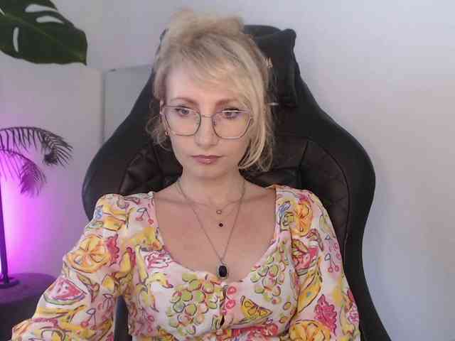 CinderellaMoon webcam