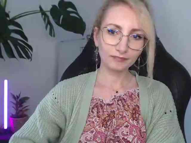 CinderellaMoon webcam