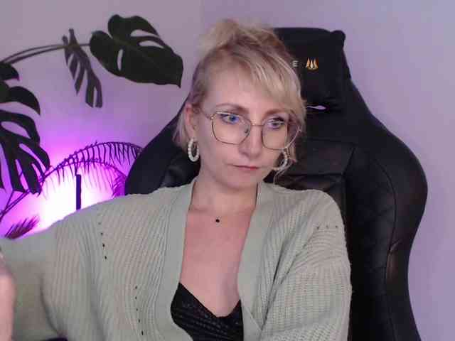 CinderellaMoon webcam