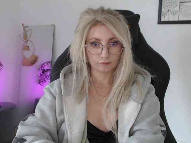CinderellaMoon webcam