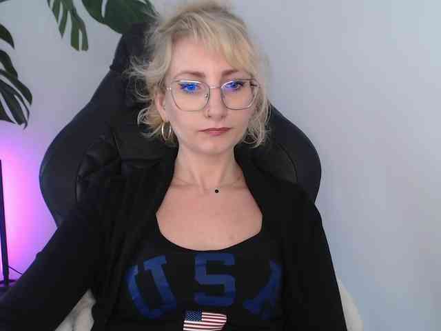 CinderellaMoon webcam