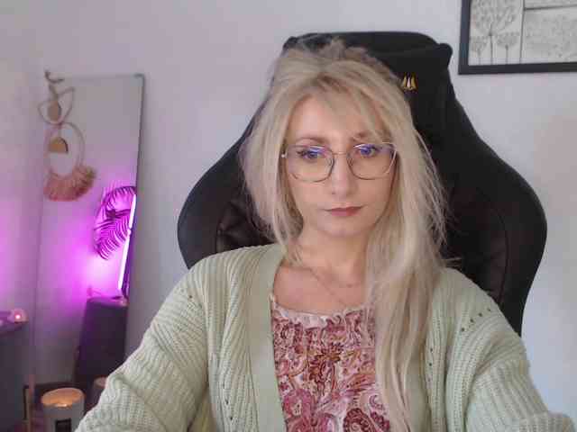 CinderellaMoon webcam