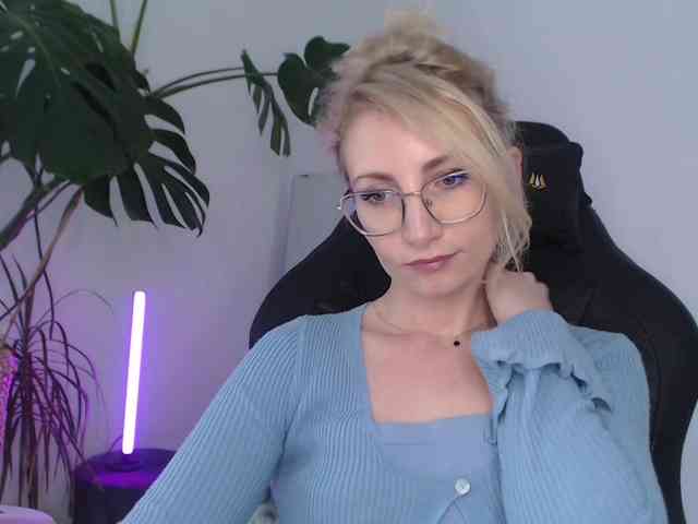 CinderellaMoon webcam