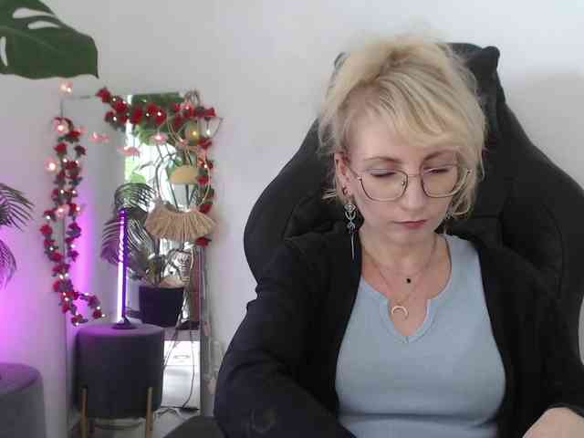 CinderellaMoon webcam