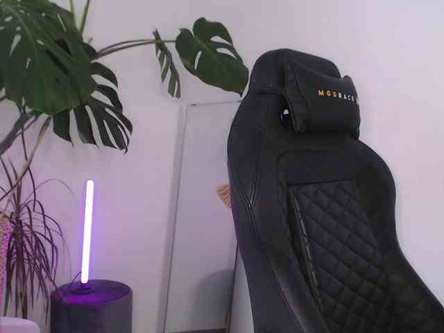 CinderellaMoon webcam