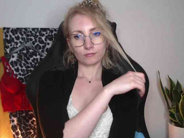 CinderellaMoon webcam