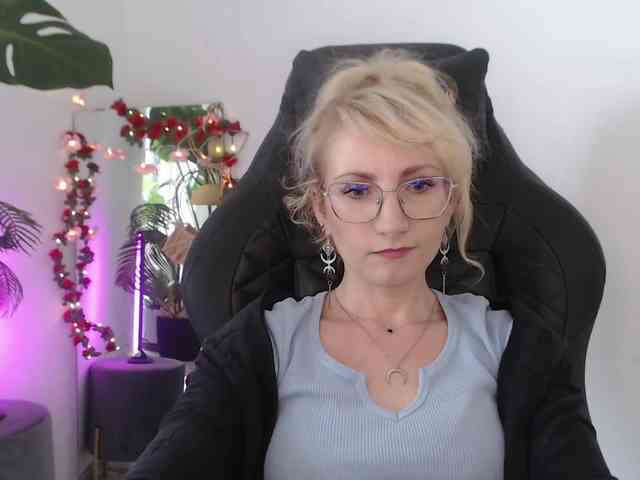 CinderellaMoon webcam