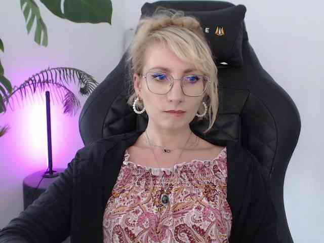 CinderellaMoon webcam