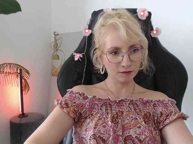 CinderellaMoon webcam