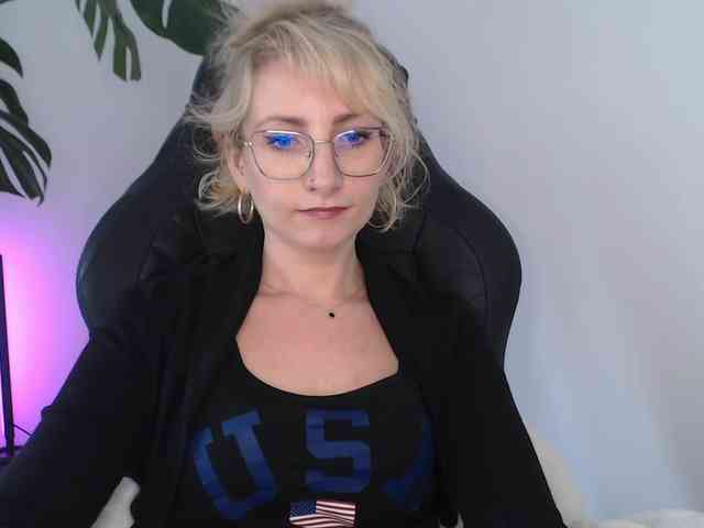 CinderellaMoon webcam