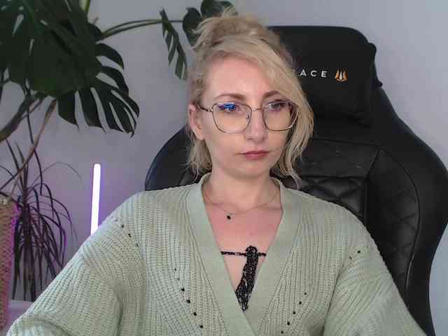 CinderellaMoon webcam
