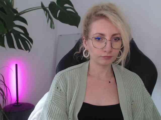 CinderellaMoon webcam