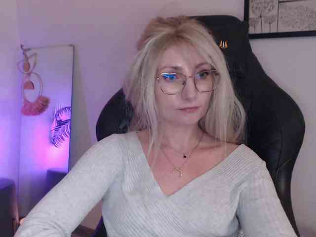 CinderellaMoon webcam