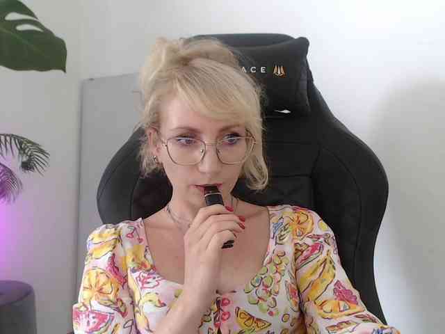 CinderellaMoon webcam