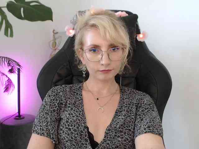 CinderellaMoon webcam