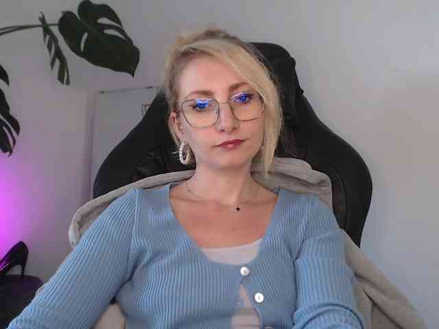 CinderellaMoon webcam