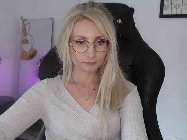 CinderellaMoon webcam