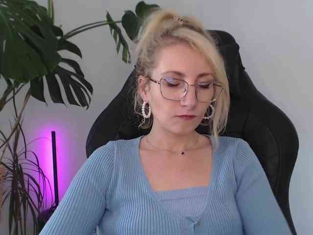 CinderellaMoon webcam