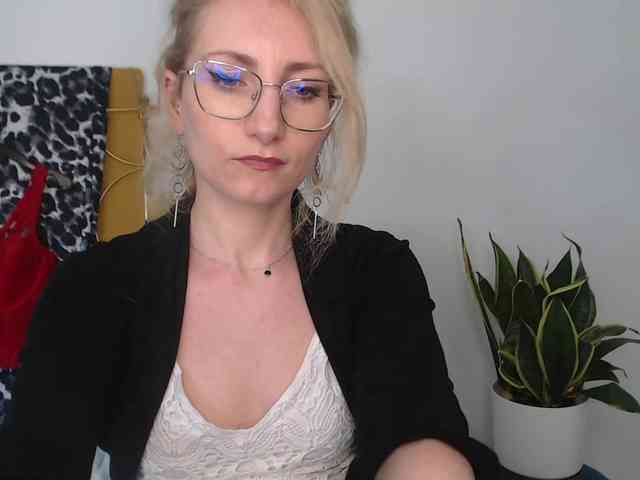 CinderellaMoon Live Webcam on BongaCams