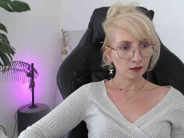 CinderellaMoon webcam