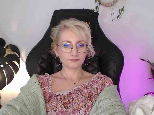 CinderellaMoon webcam