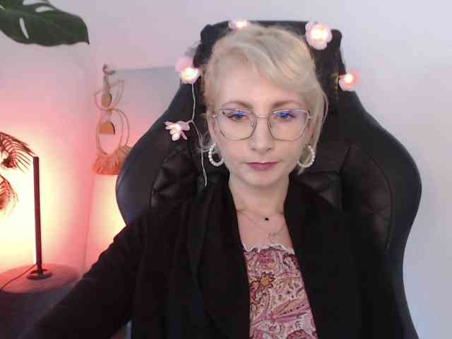 CinderellaMoon webcam