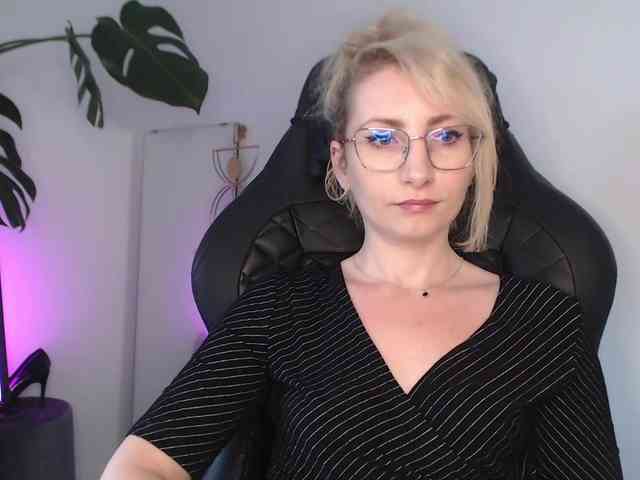 CinderellaMoon webcam