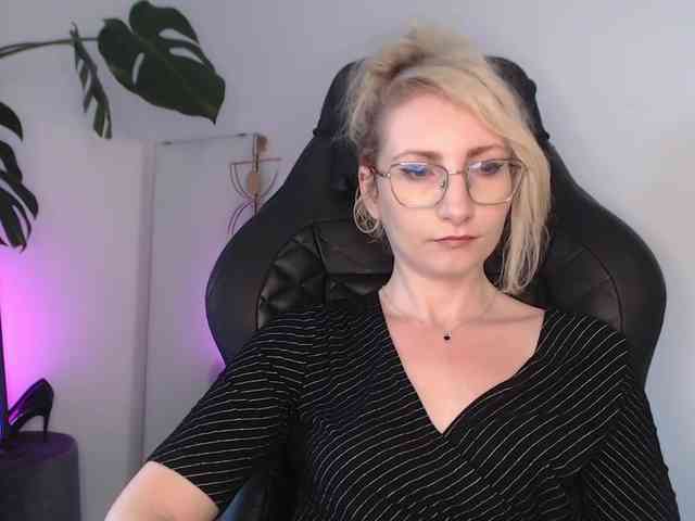 CinderellaMoon webcam