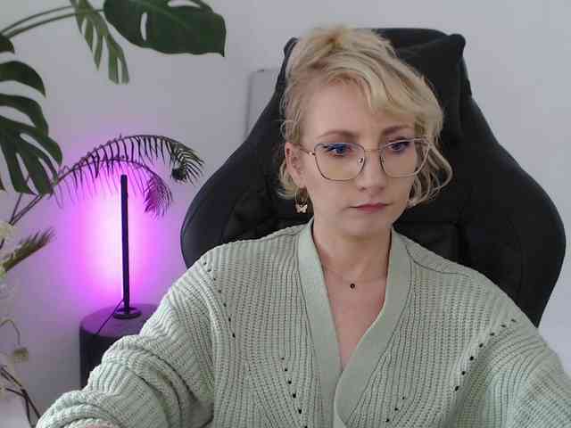 CinderellaMoon webcam