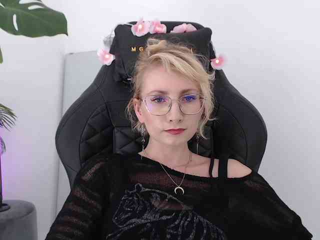 CinderellaMoon webcam