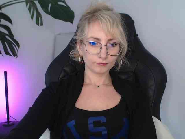CinderellaMoon webcam