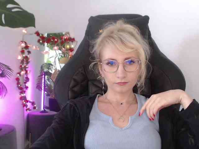 CinderellaMoon webcam