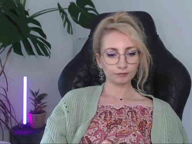 CinderellaMoon webcam