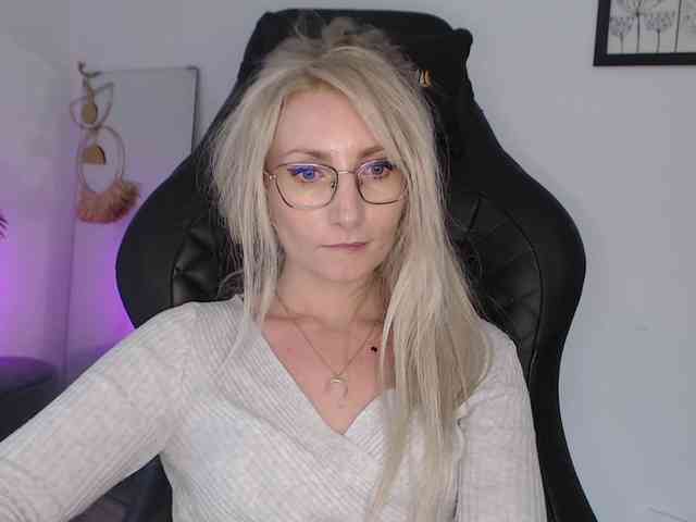CinderellaMoon webcam