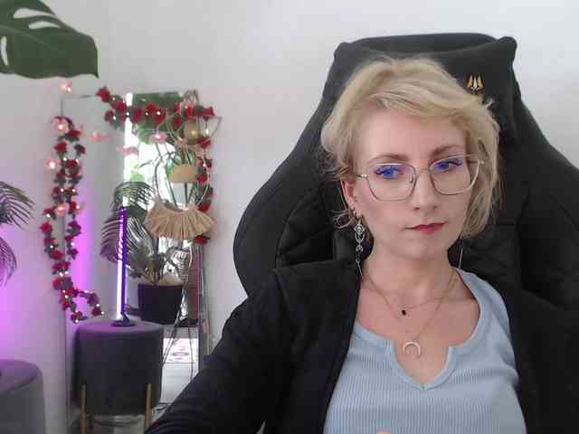 CinderellaMoon webcam