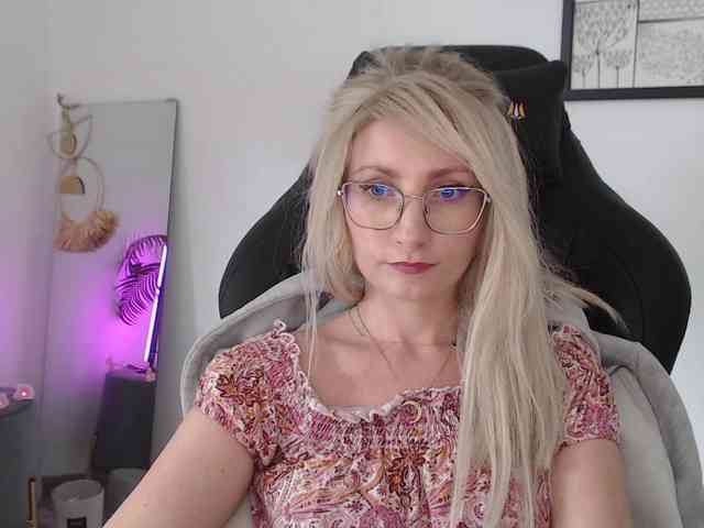 CinderellaMoon webcam