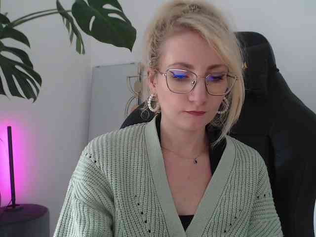 CinderellaMoon webcam