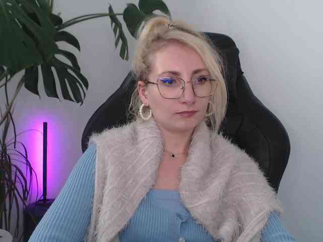 CinderellaMoon webcam
